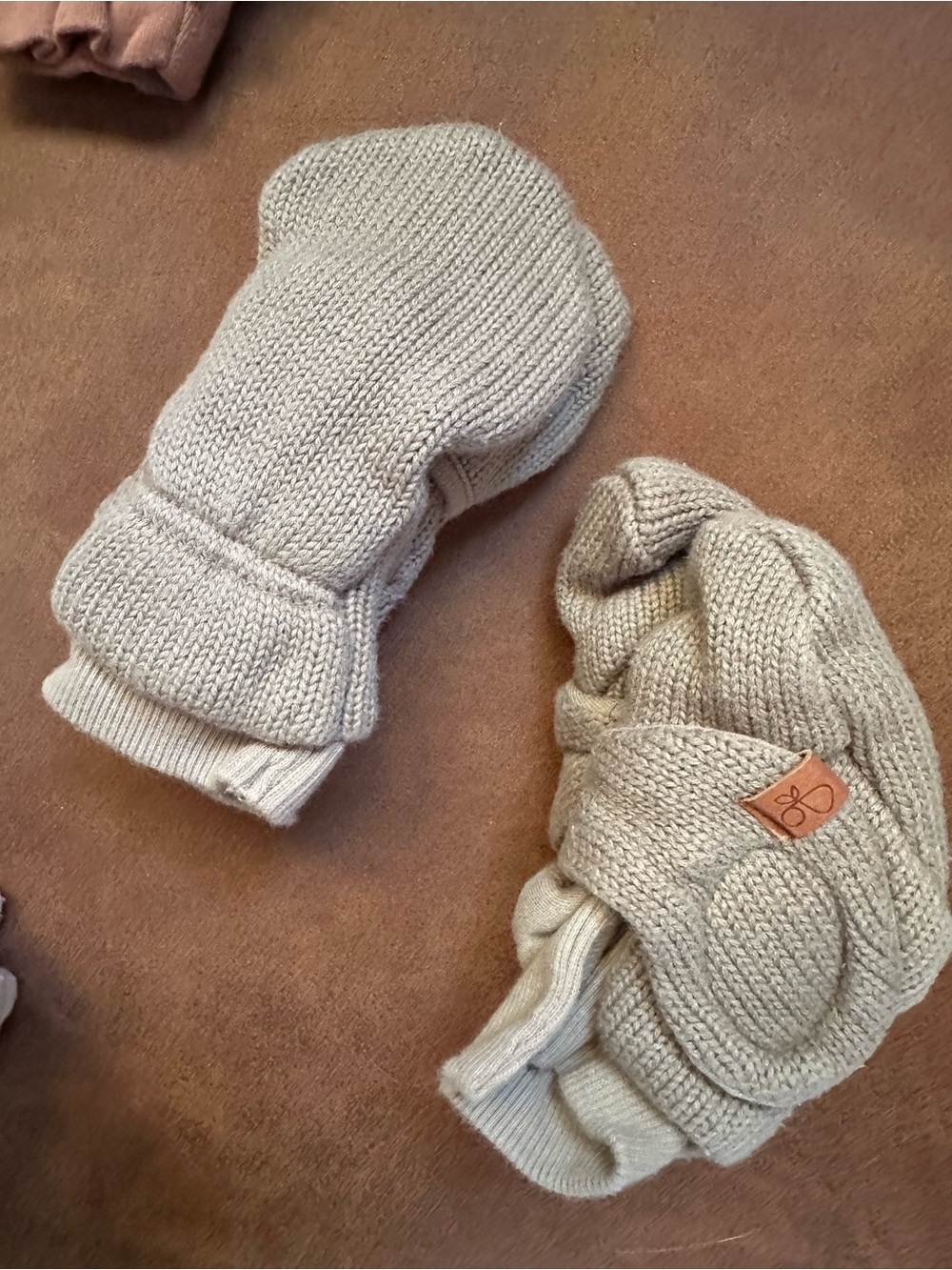 Zutano booties & Goumi mits - Picture 2 of 7